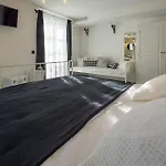 2m Villa *