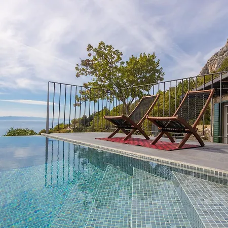 2m Villa *