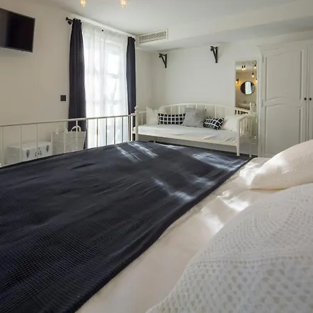 2m Villa *