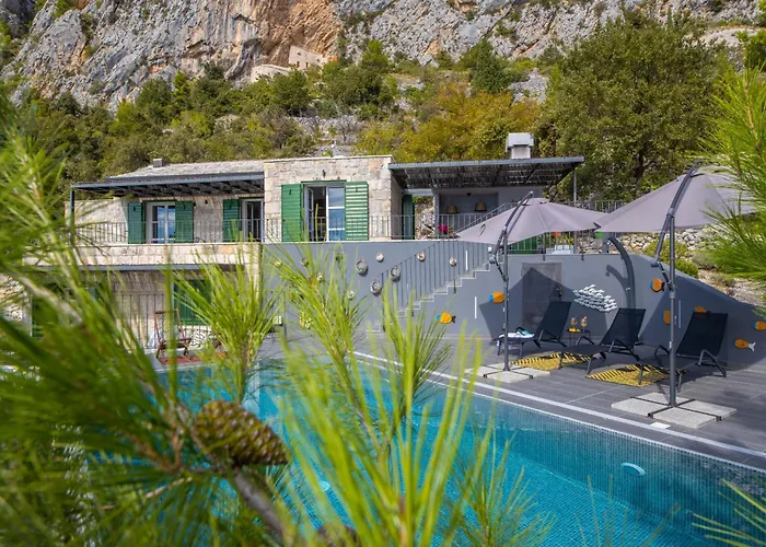 2m * Makarska